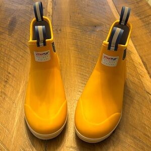 Xtratuf Women's 6 Inch Salmon Sisters Ankle Deck Boot, Yellow/Celestial Sea W10